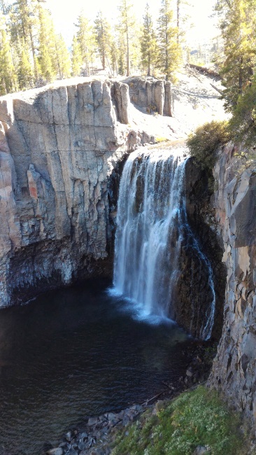 Rainbow Falls, Devil's Postpile NM, CA