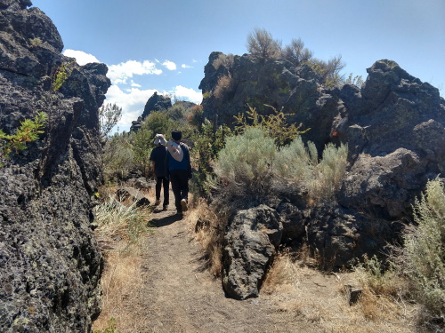 Walking through the maze of pillow lava at Captain Jack's Stronghold