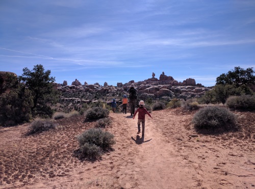 Skyline of rocks with balance rock in the middle, Joint Trail, Canyonlands NP, UT